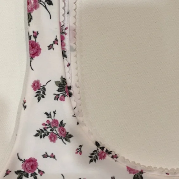 NWT- Spiritual Gangster Sports Bra - Picture 4 of 5